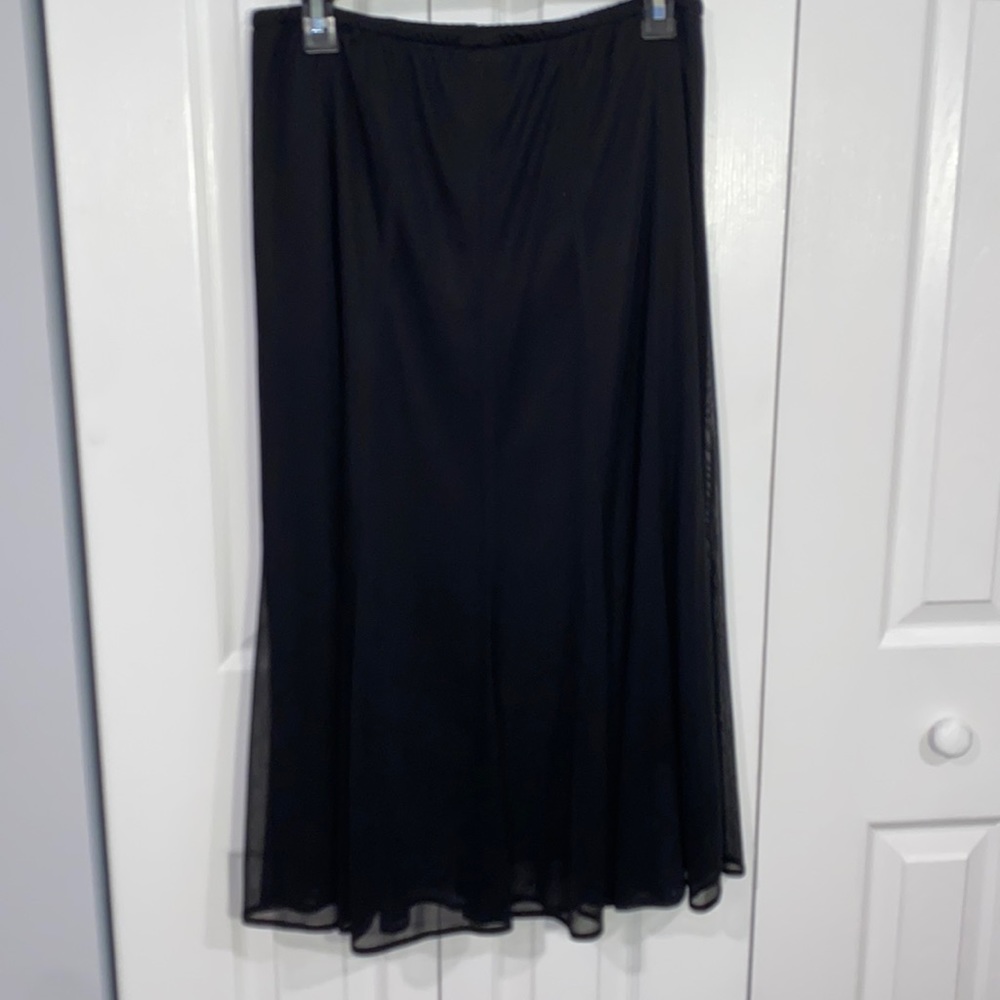 black flowy midi skirt